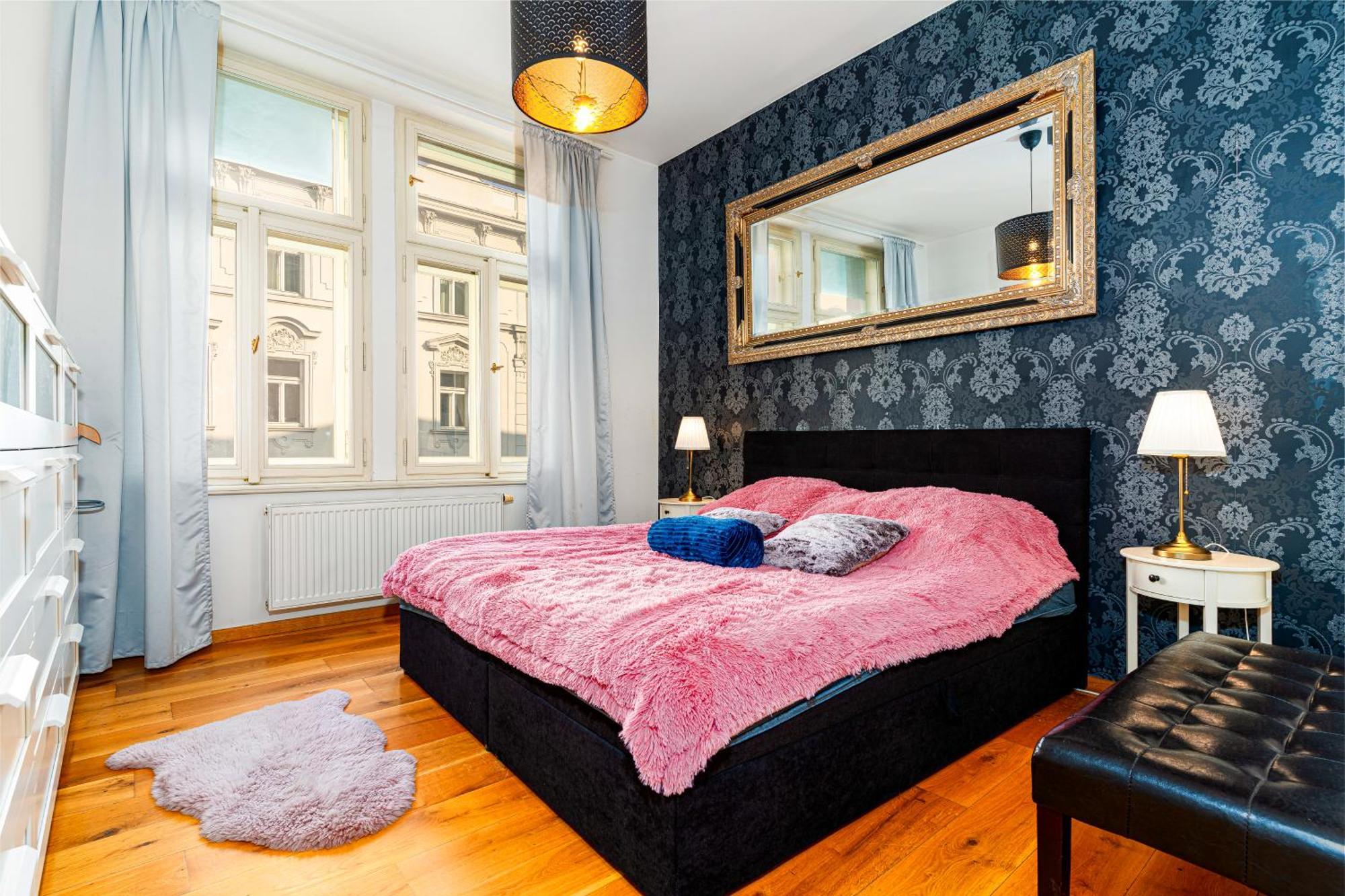 Golden Dog Apartment